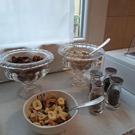 051 & Breakfast 5*