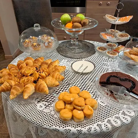 Alojamento de Acomodação e Pequeno-almoço 051 & Breakfast 4*