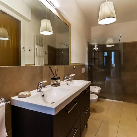 051 & Breakfast Boloňa