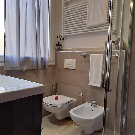 051 & Breakfast ベッド・アンド・ブレックファスト ボローニャ