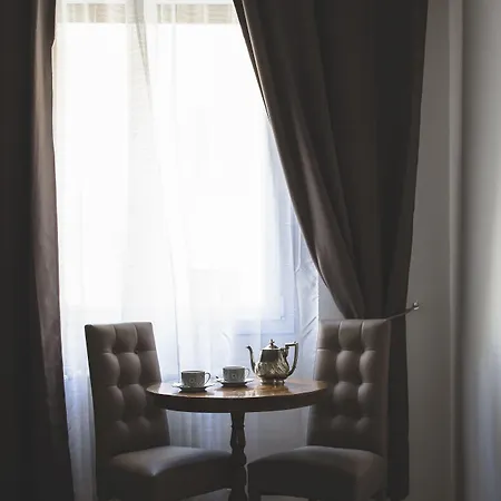 051 & Breakfast ボローニャ