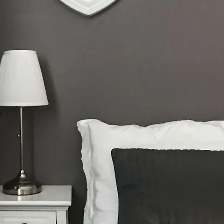 ベッド・アンド・ブレックファスト 051 & Breakfast