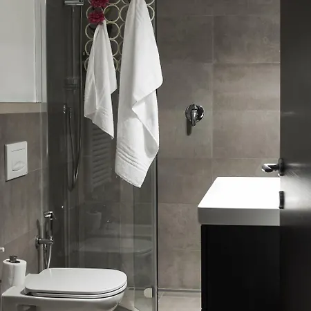 051 & Breakfast ベッド・アンド・ブレックファスト 4*